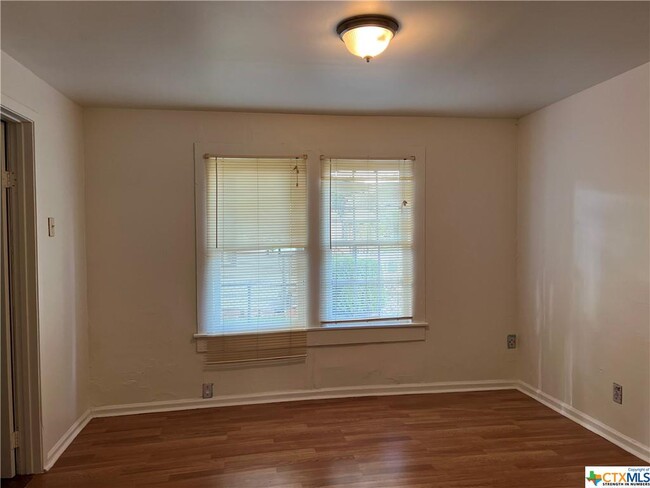 Building Photo - 627 Maldonado Ave
