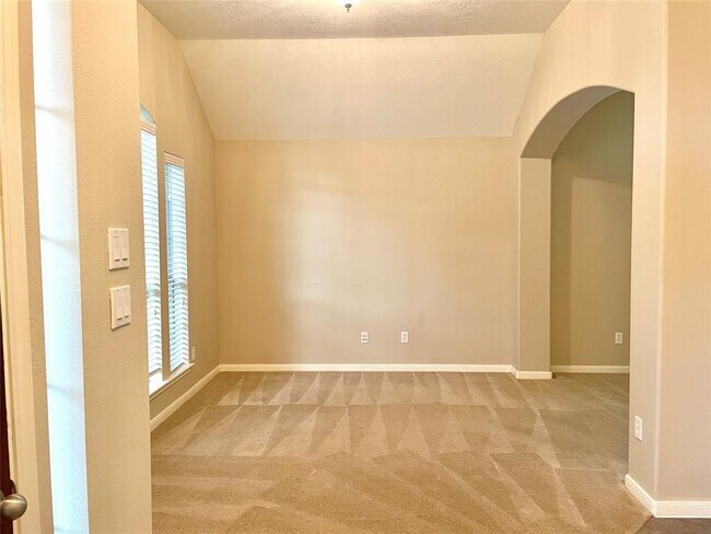 Building Photo - 6014 Conroy Pointe Ln