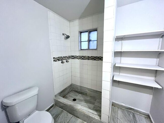 Building Photo - 1217 Keats St