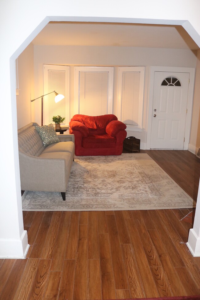 Living room - 10114 Burton Ave