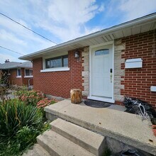 Building Photo - 40 Traynor Av