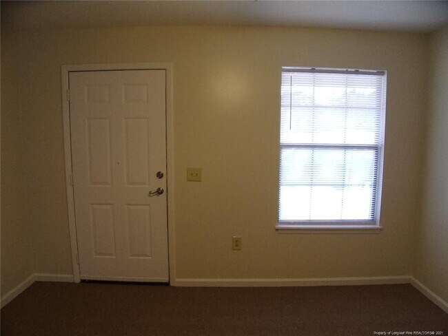 Building Photo - 4805 Fogarty Dr