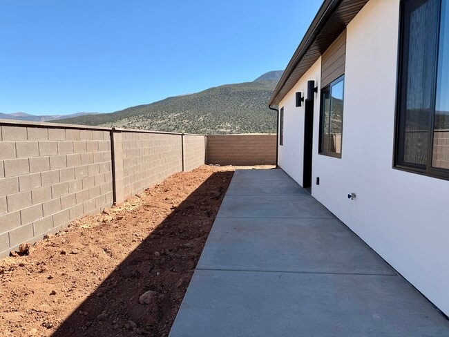 Building Photo - 2717 S Howard Ln