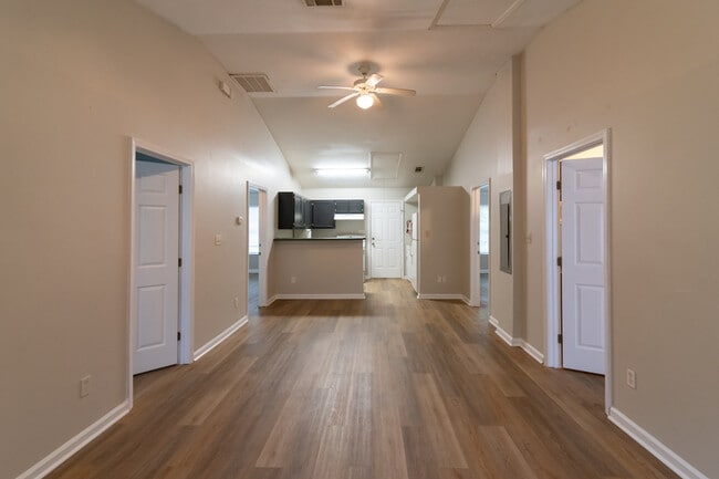 Foto del edificio - 285 E Harrison St