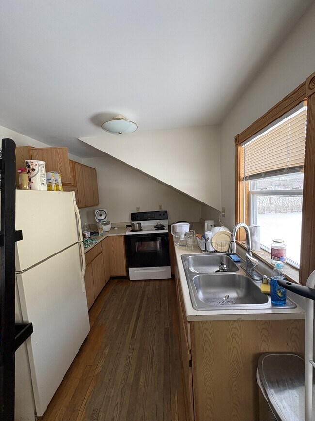 Foto del edificio - 206 Belchertown Rd