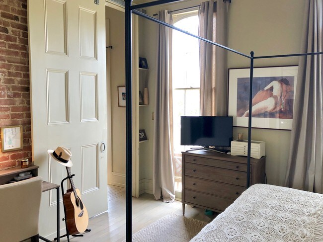 Foto del edificio - 1305 Peniston St