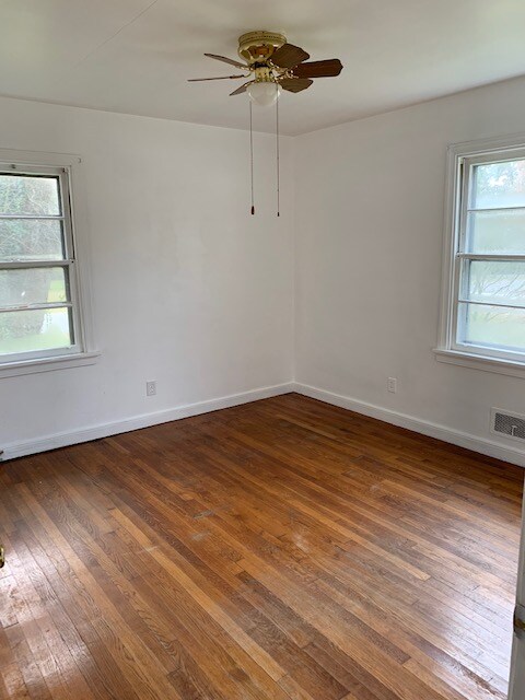 Building Photo - 4500 Kelnor Ave