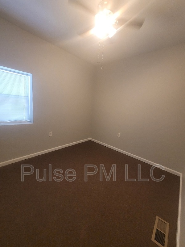 Building Photo - 2414 1/2 Warren Street