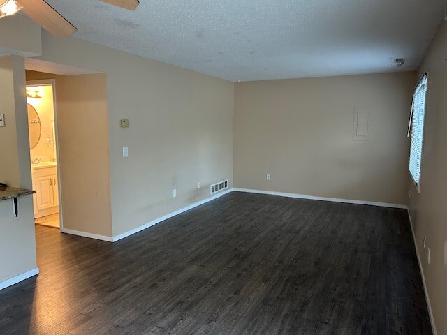 Building Photo - 681 E Burnsville Pkwy