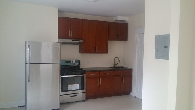 Building Photo - 292 Woodworth Ave