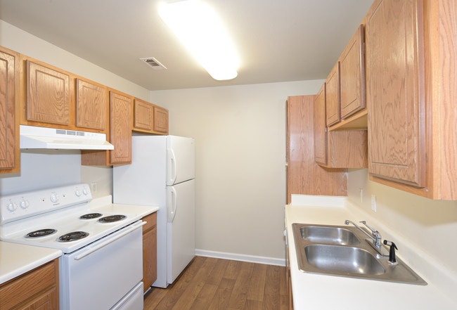Building Photo - Ridgetop Apartments