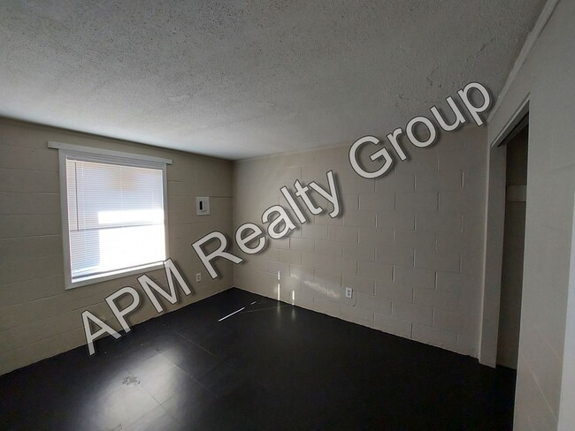 Foto del edificio - Two bedroom apartment off Colonial Drive