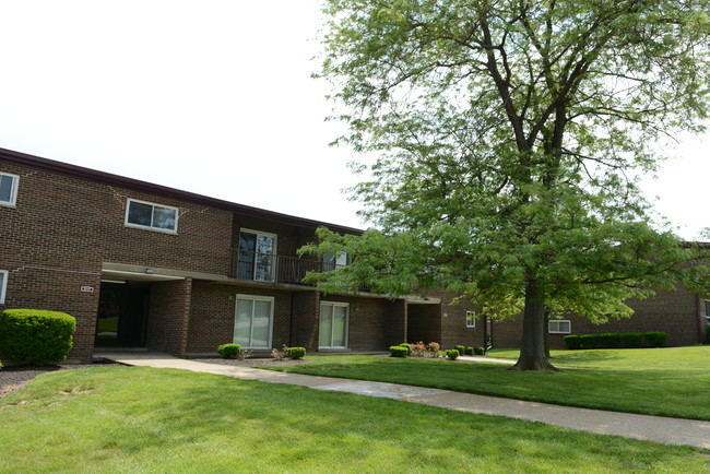 Building Photo - Crescent Ridge Apartments