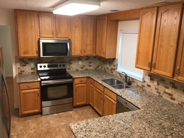 Foto del edificio - 408 Jameswood Ct