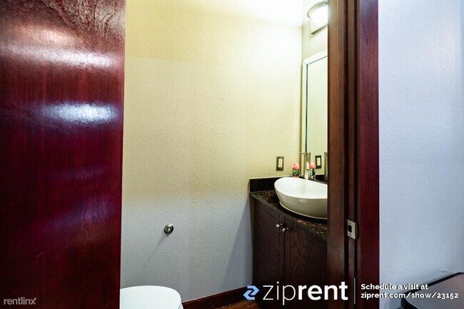 Foto del edificio - 1 br, 1.5 bath Condo - 2205 McKinney Stree...