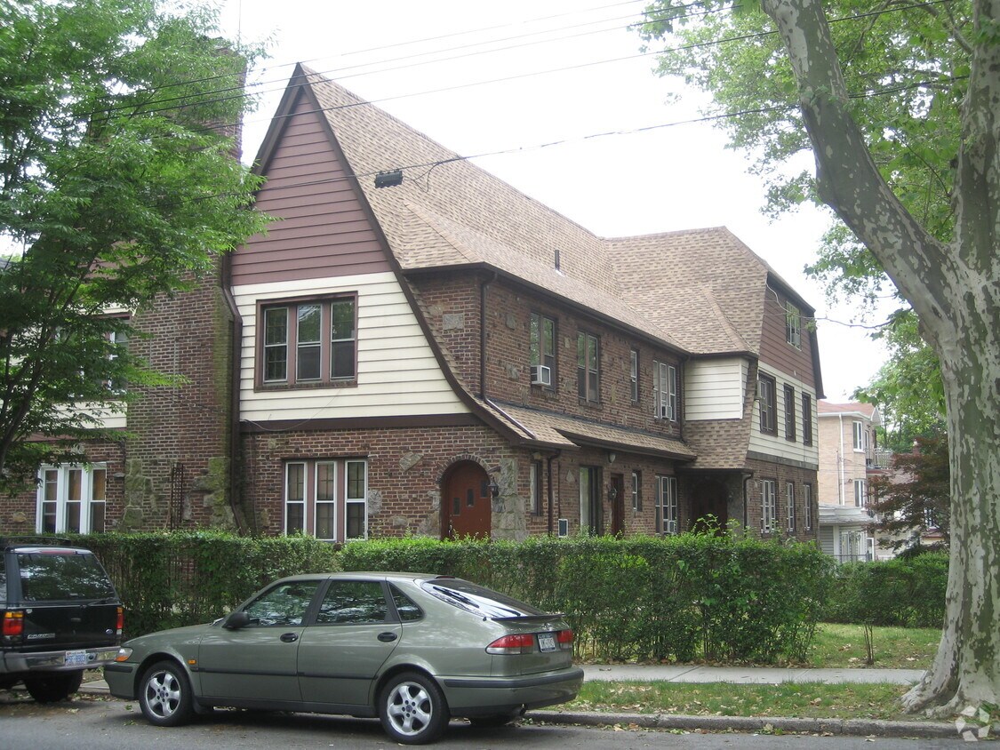 Foto del edificio - 189-02 35th Ave