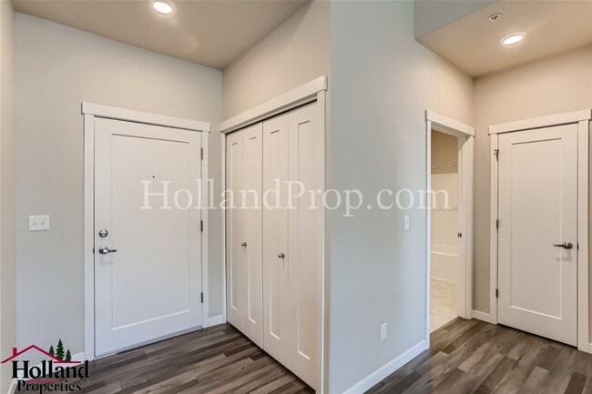 Building Photo - ***$150 off from the first full month's re...