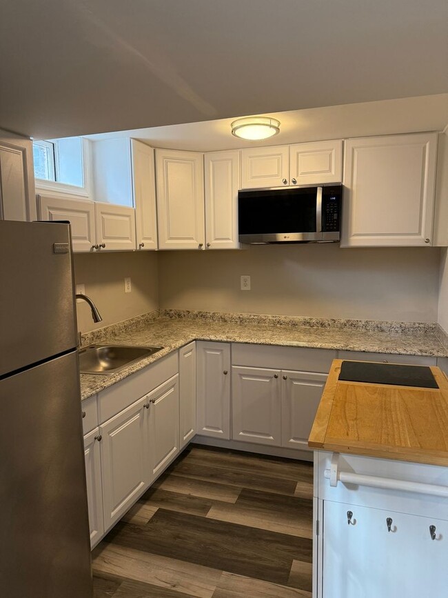 Building Photo - Charming 1BR in Manassas