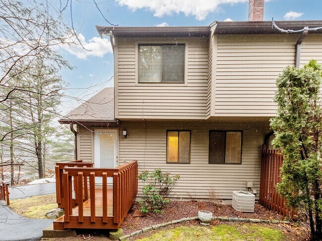 Building Photo - 27 Trailside Way