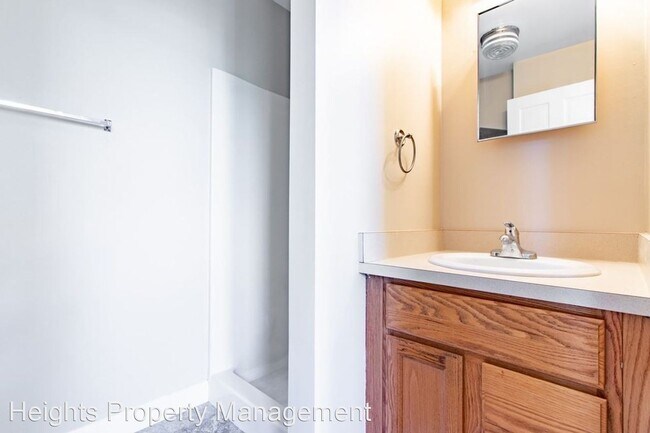 Foto del edificio - 2 br, 1 bath House - 6111 North Northmoor ...