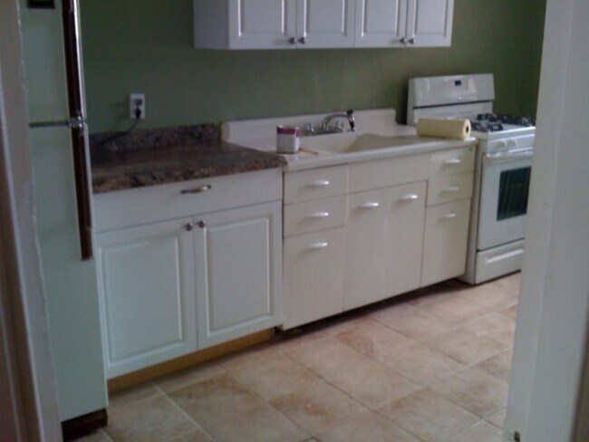 Building Photo - 454 Beacon St