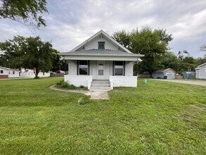 Building Photo - 312 S Main St