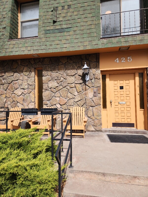 Primary Photo - 425 Colorado Ave