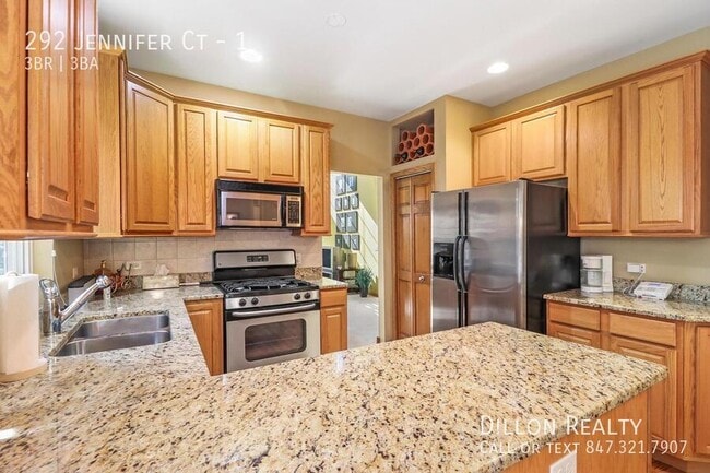 Foto del edificio - 292 Jennifer Ct