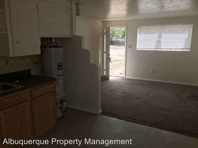 Foto del edificio - 2 br, 1 bath Apartment - 2712 Isleta Blvd SW