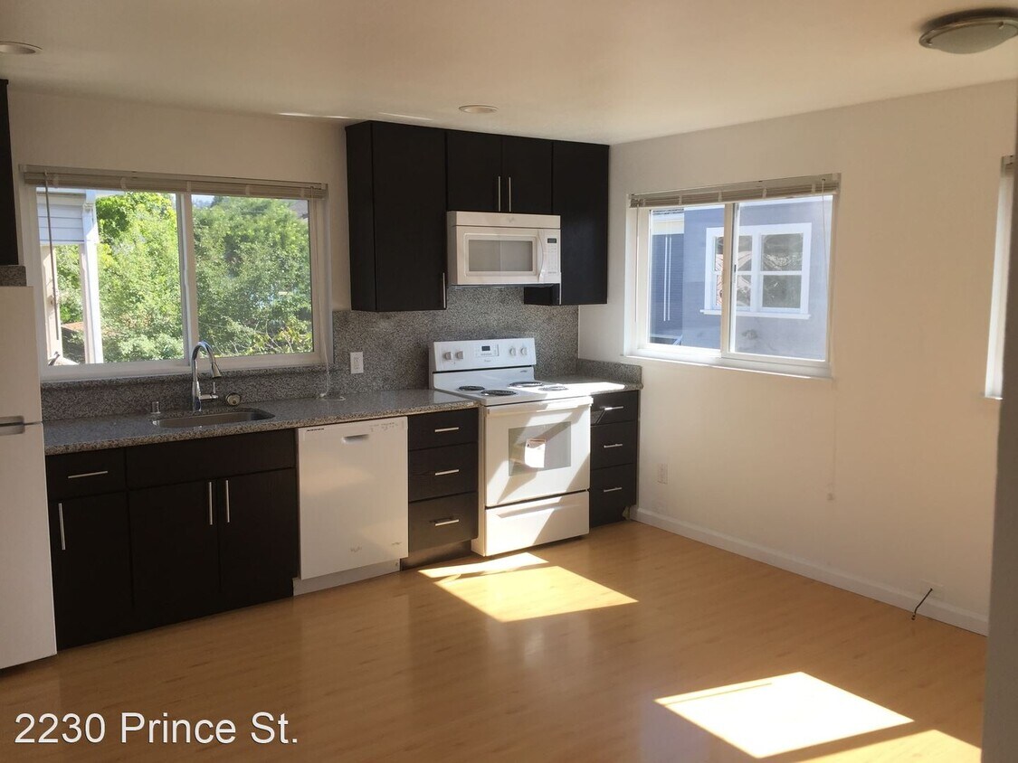 Primary Photo - 2230 Prince St