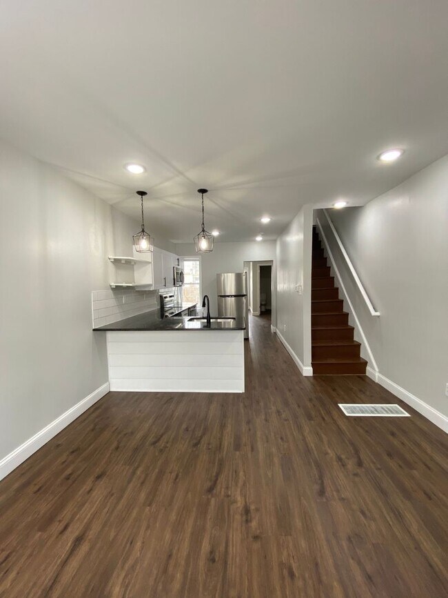 Foto del edificio - 3 Bedroom 2.5 Bath Home Available For Rent