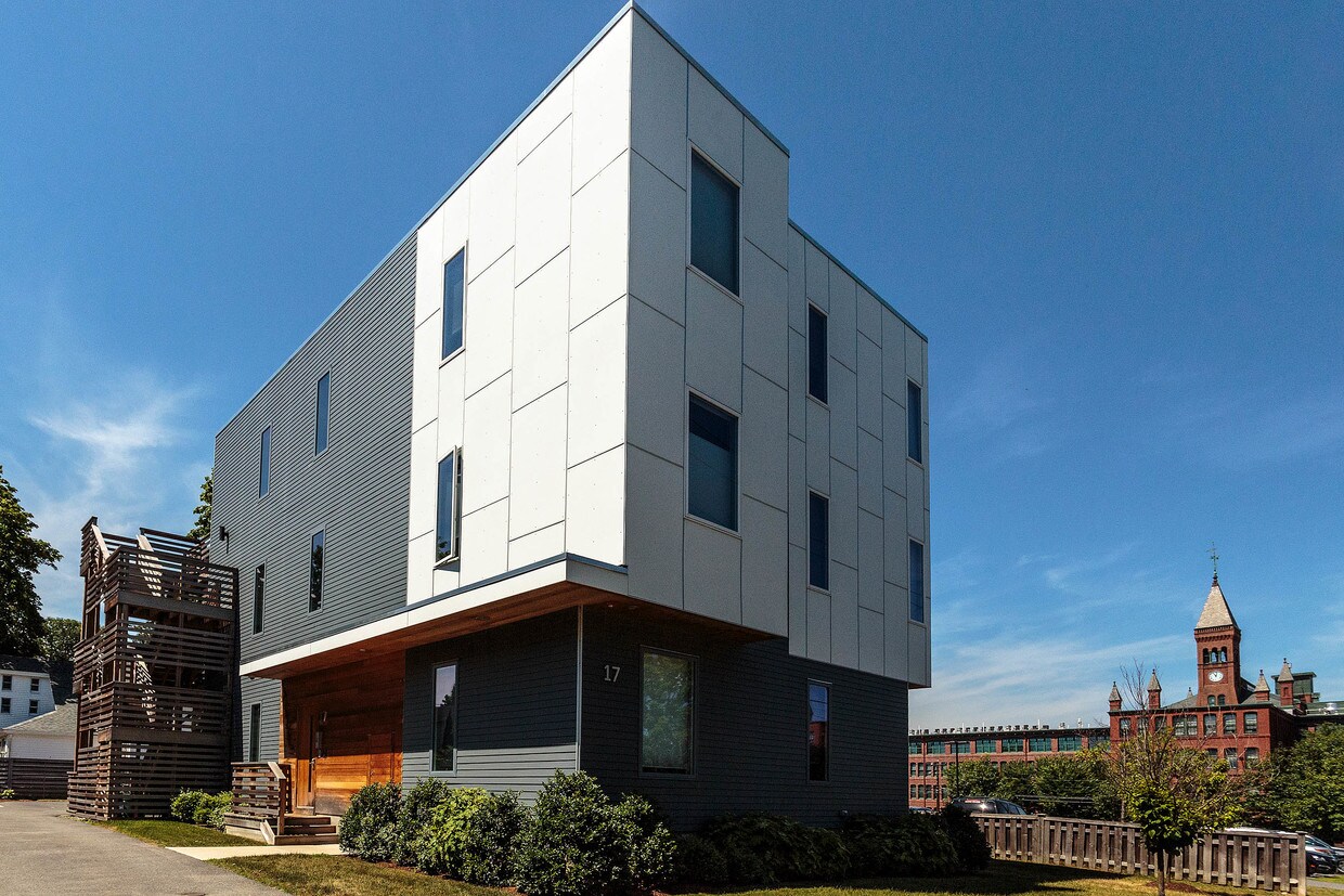 17 Ash St, Waltham, MA 02453 Apartments in Waltham, MA