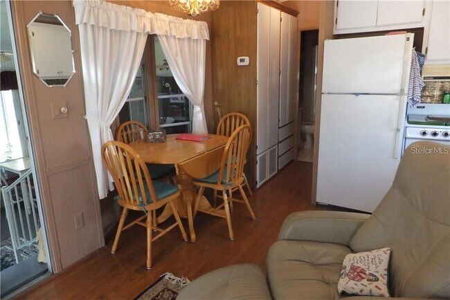 Foto del edificio - 351 Citrus Ridge Dr