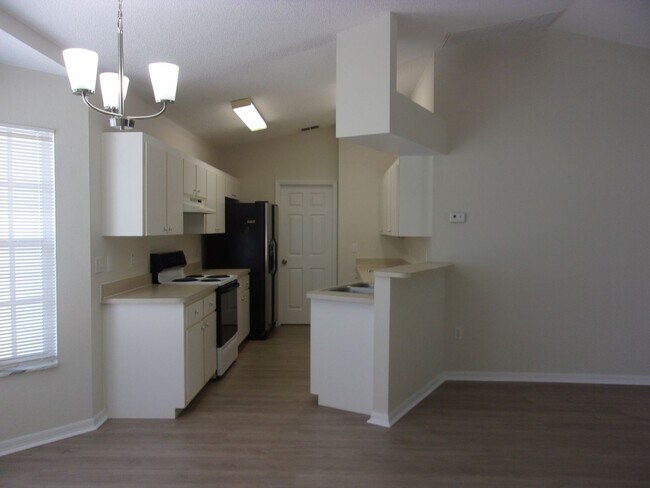 Foto del edificio - MOVE-IN SPECIAL!!