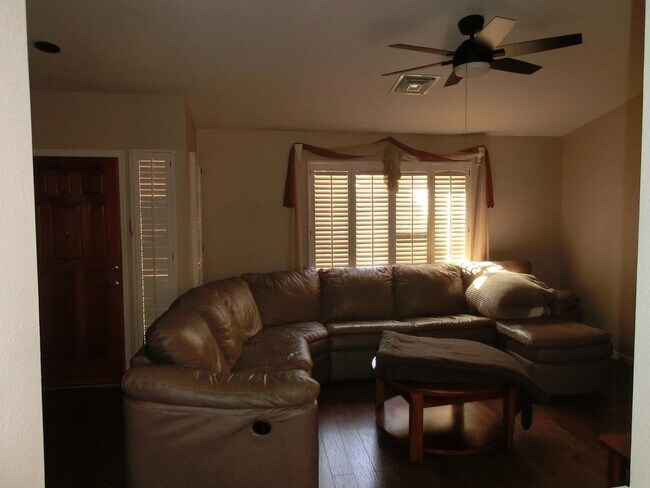 Foto del edificio - 8646 W Rockwood Dr