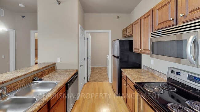 Building Photo - Ridgeview Residence