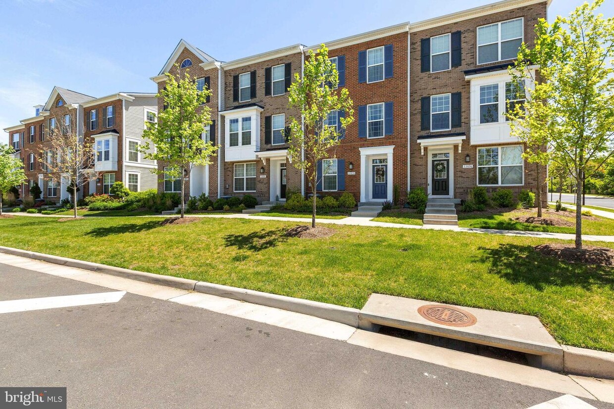 Foto principal - 22894 Oakgrove Rd