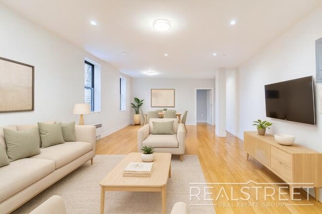 Building Photo - LUXURY Giant 1 BED LOFT in Queens!