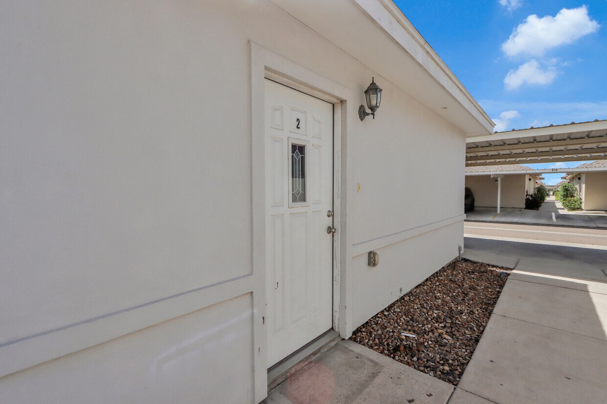 Foto principal - 413 Newport Ave