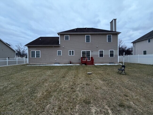 Building Photo - 105 Churchill Ave