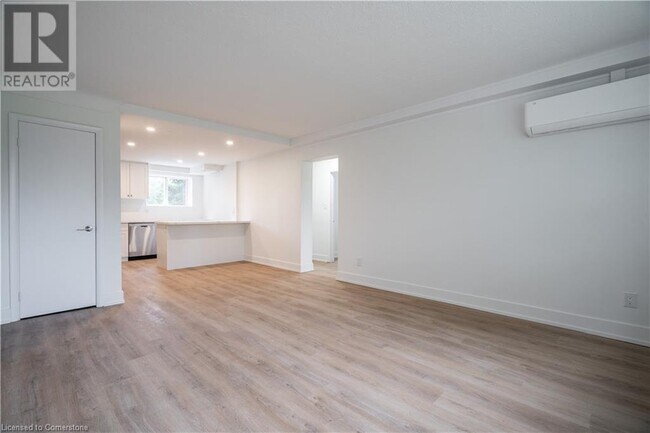 Building Photo - 2161 Ghent Ave