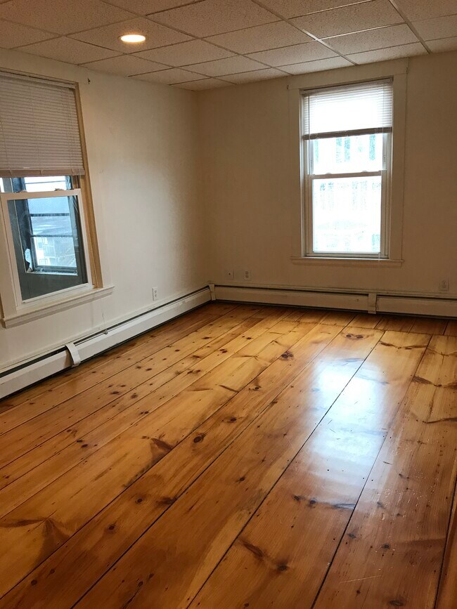 45 Clifford St Unit 201, Biddeford, ME 04005 Apartments in Biddeford