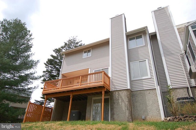Building Photo - 511 Chatterton Rd