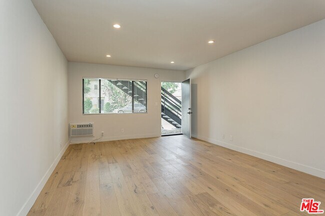 Foto del edificio - 11680 W Ohio Ave