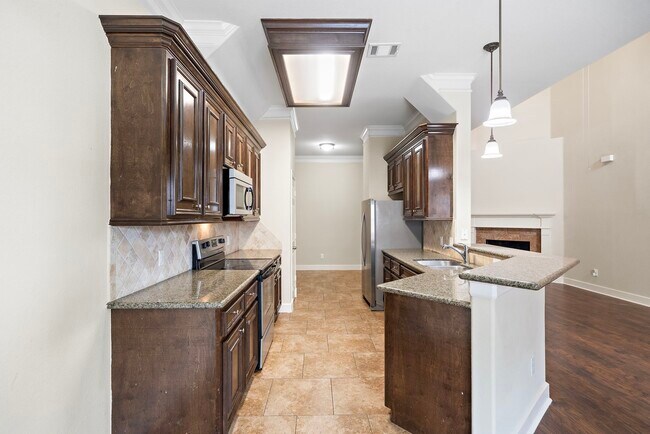 Building Photo - 2865 Westhollow Dr