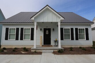 Building Photo - 128 Veranda Ln