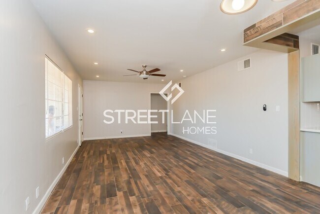 Building Photo - REDUCED!