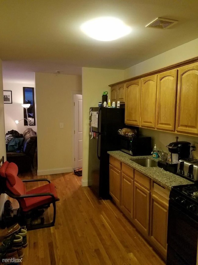 Building Photo - 1 br, 1 bath Apartment - 2170 31st St