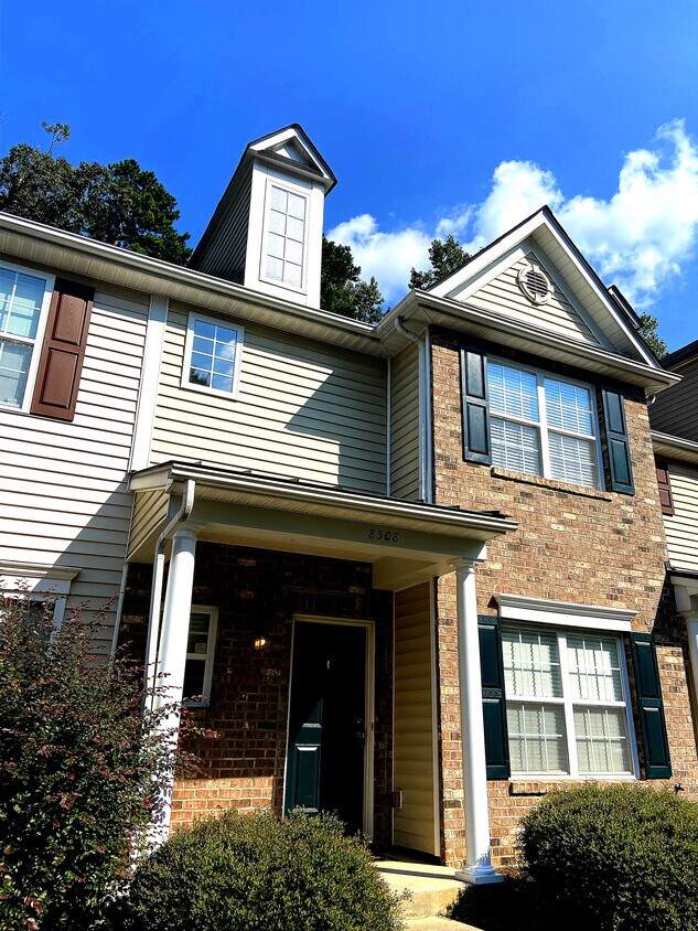 8508 Summerglen Cir, Charlotte, NC 28227 Townhome Rentals in
