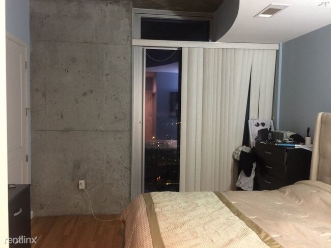 Building Photo - 1 br, 1 bath Condo - The Avenue